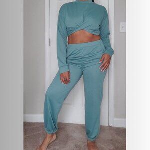 TWIST FRONT ZIP BACK SWEATSHIRT AND MATCHING PANTS
